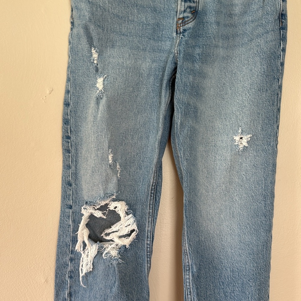 Abercrombie & Fitch the Dad High Rise Relaxed Light Blue Jeans 26/2 - Picture 3 of 6
